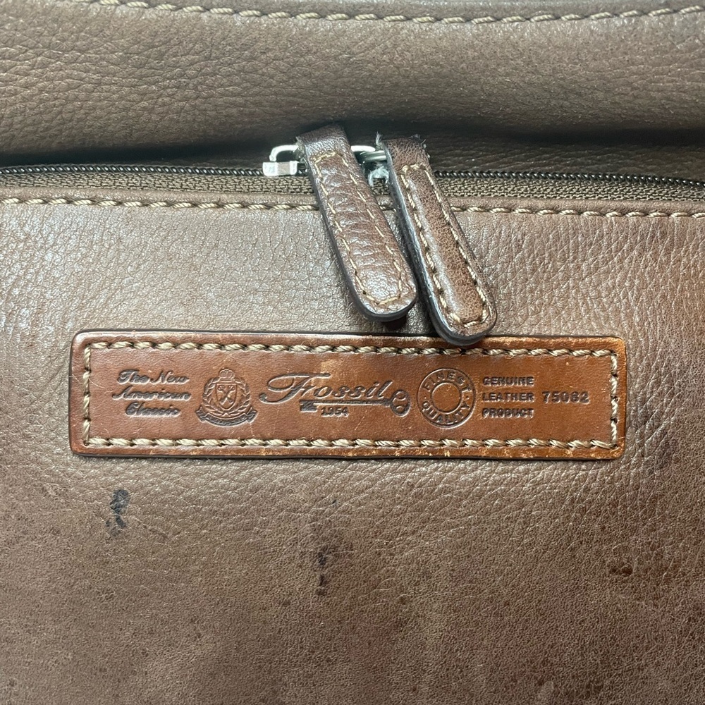 VTG Brown Leather Fossil Shoulder Bag Medium Key Charm - Picture 2 of 12